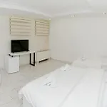 Hotel Pazari & *