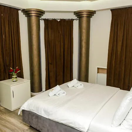 Pazari & Hotel