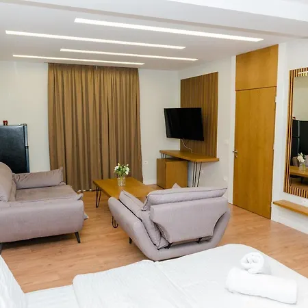 Pazari & Ξενοδοχείο Κορυτσά