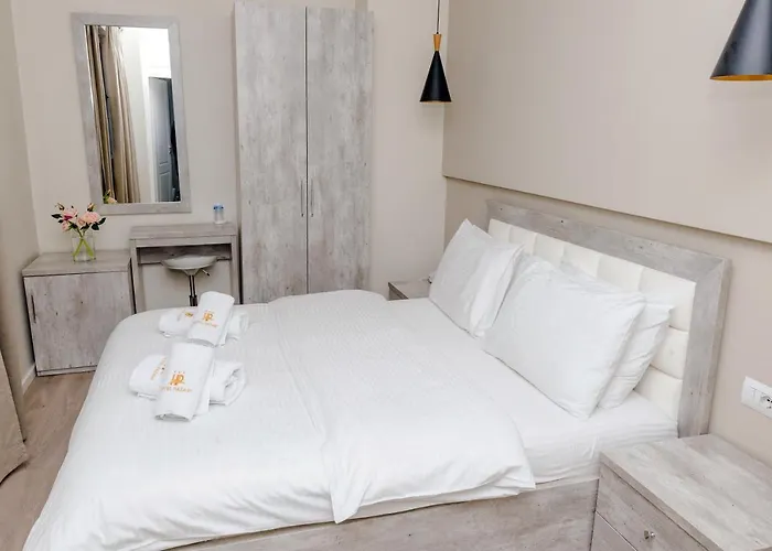 Pazari & Otel *