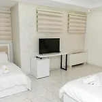 Hotel Pazari & *
