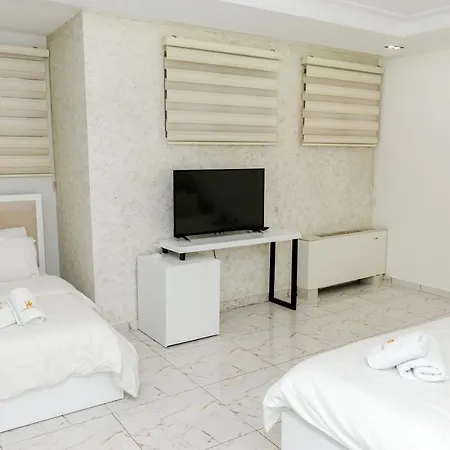 Отель Pazari & *