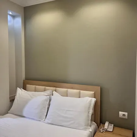 Pazari & Hotel Korce