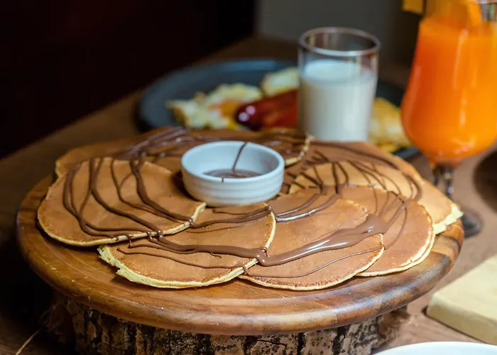 Pazari & Отель Корча