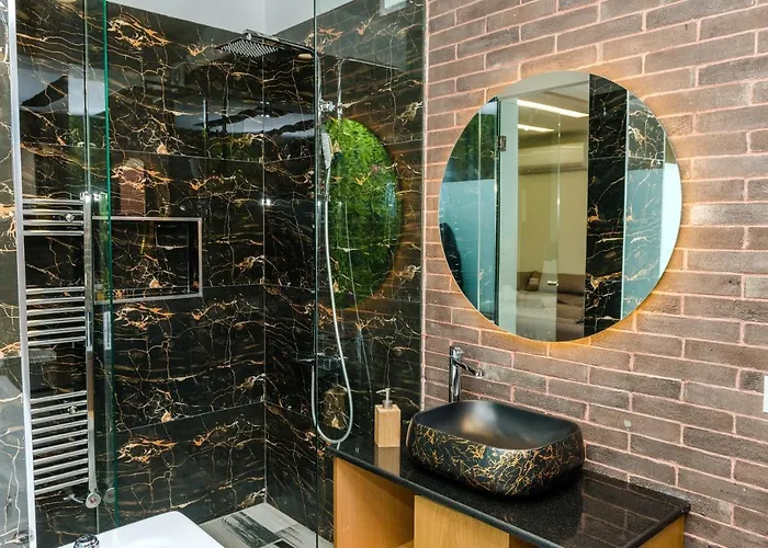 酒店 Pazari & 科尔察